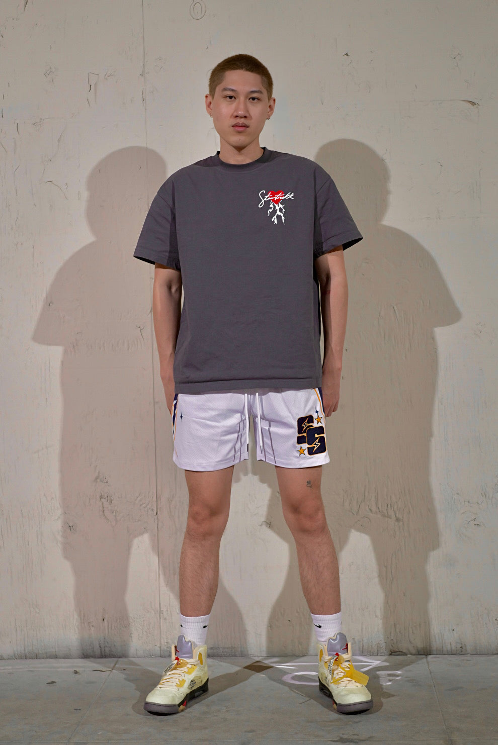 BOLT SHORTS (WHITE/NAVY)