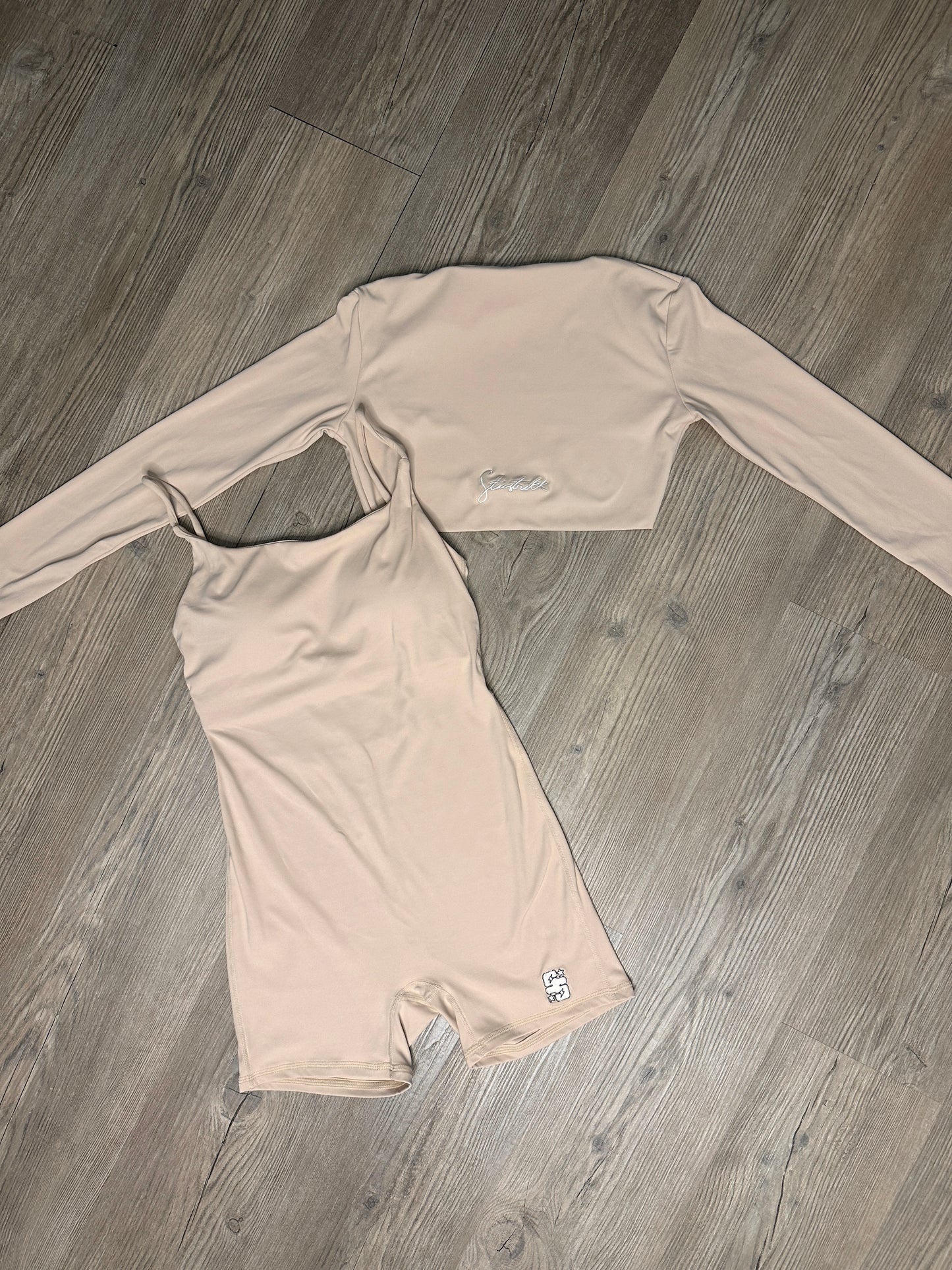 WOMEN'S JUMPSUIT W/ LONG SLEEVE (CREAM)