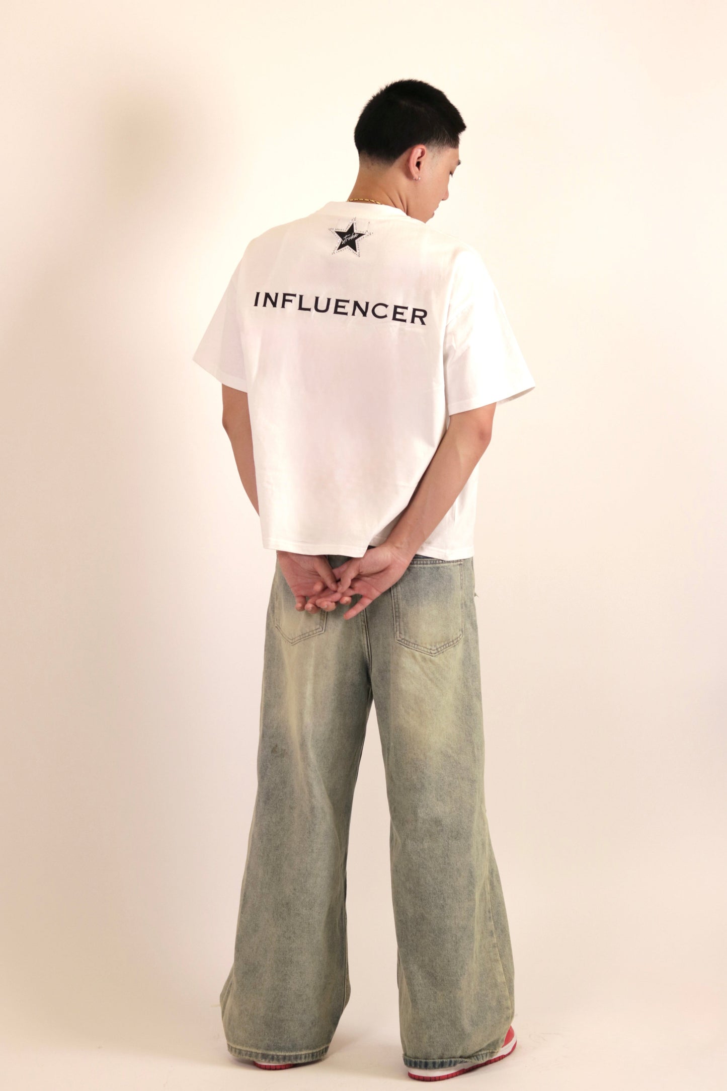 WHITE INFLUENCER TEE