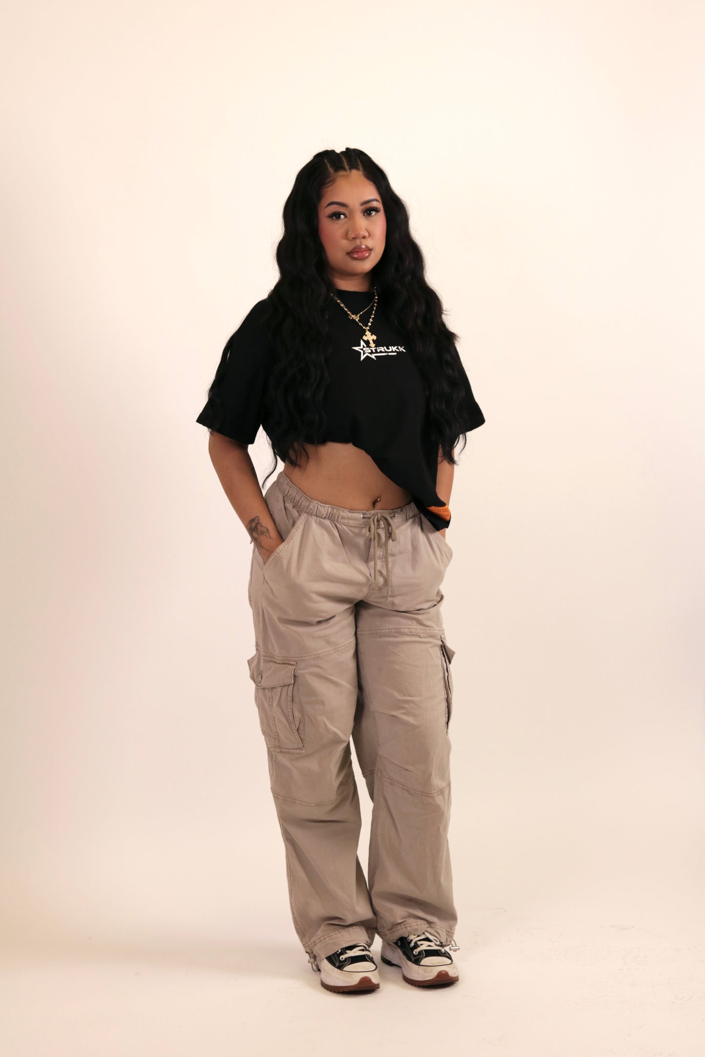 BLACK INFLUENCER TEE