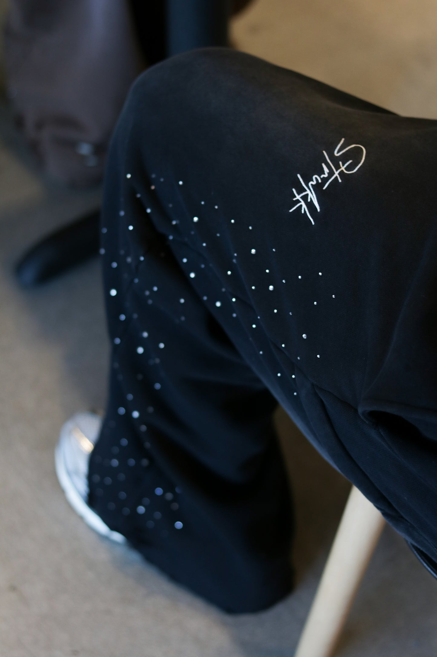 BLACK POPSTAR SWEATS